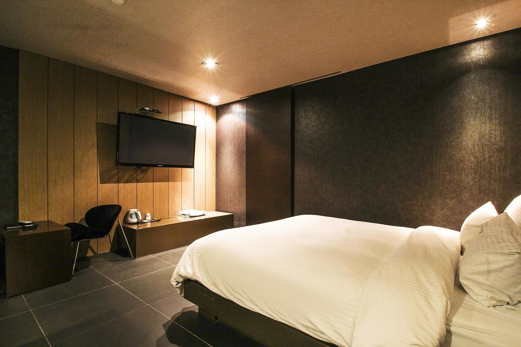 Haeundae Yeoubi Hotel Busan Exterior photo